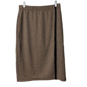 ⭐️ NWT- Max Studio wrap skirt- size Small